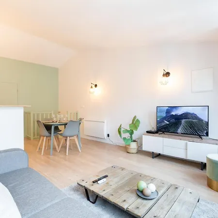 Old - Beautiful Spacious&equipped Appartement
